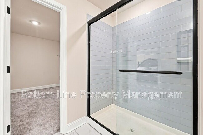 Building Photo - 2230 Bethpage Dr