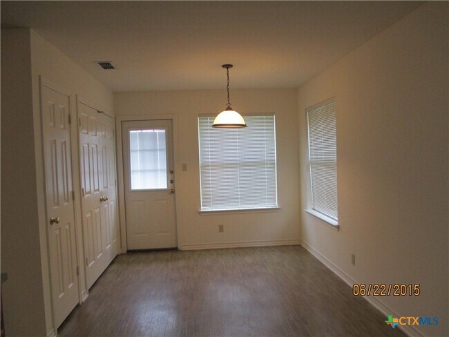 Building Photo - 110 Jocelyn Cir