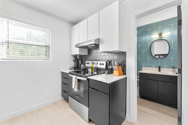 Building Photo - 513 Pecan Grove Rd