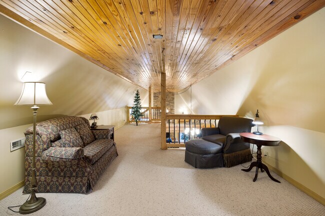 Building Photo - 22 Yeager Dr