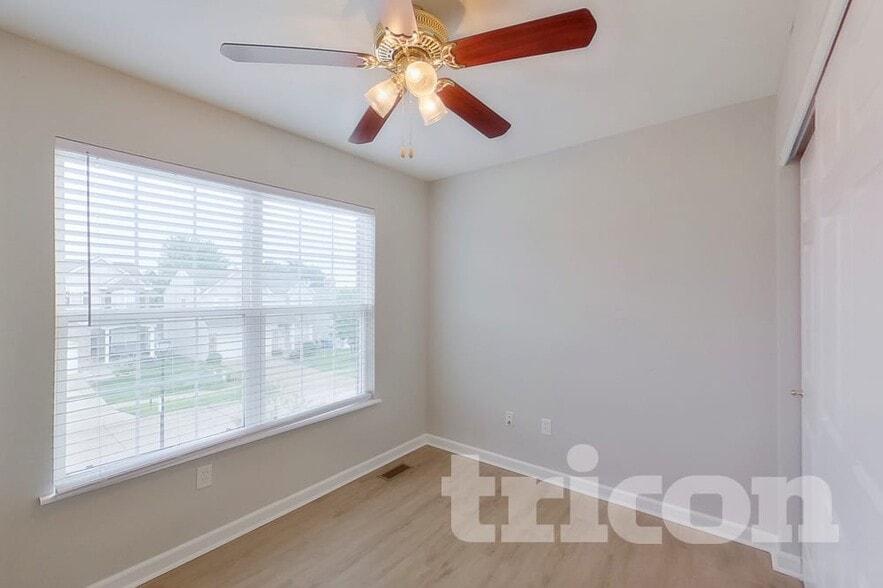 Building Photo - 507 Fortress Ct