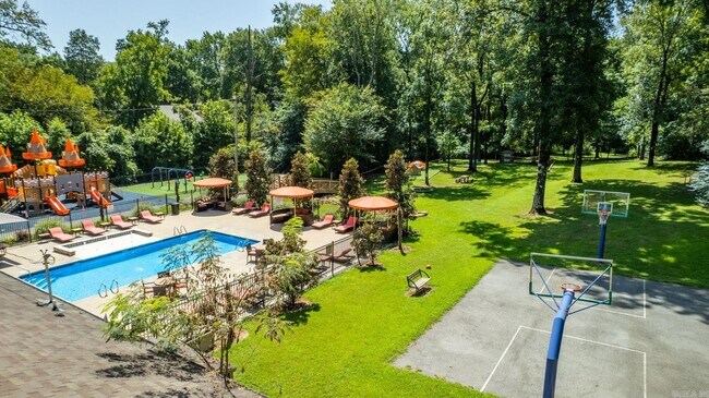 Building Photo - 151 Summerwood Dr
