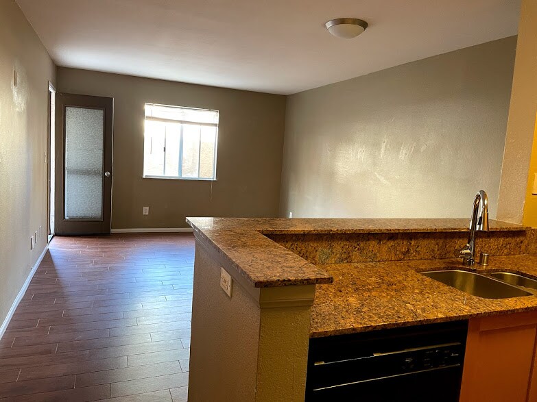 Building Photo - 3520 Lebon Dr