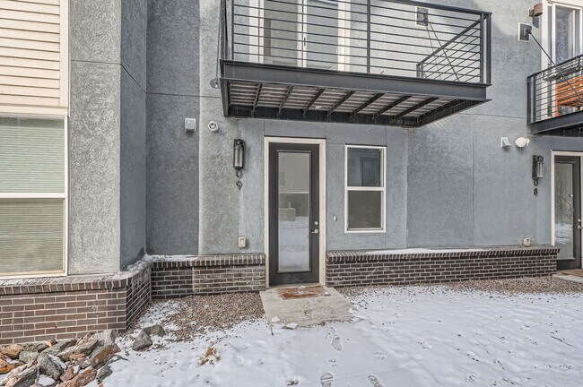 Building Photo - 3090 Wilson Ct