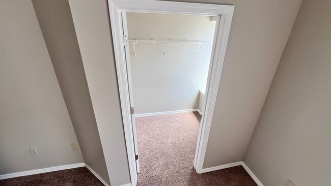 Building Photo - Beautiful 3/2 Townhouse Available !!