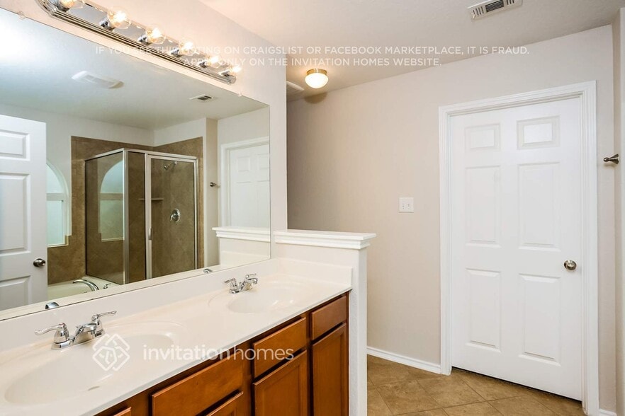 Building Photo - 114 Finch Knoll