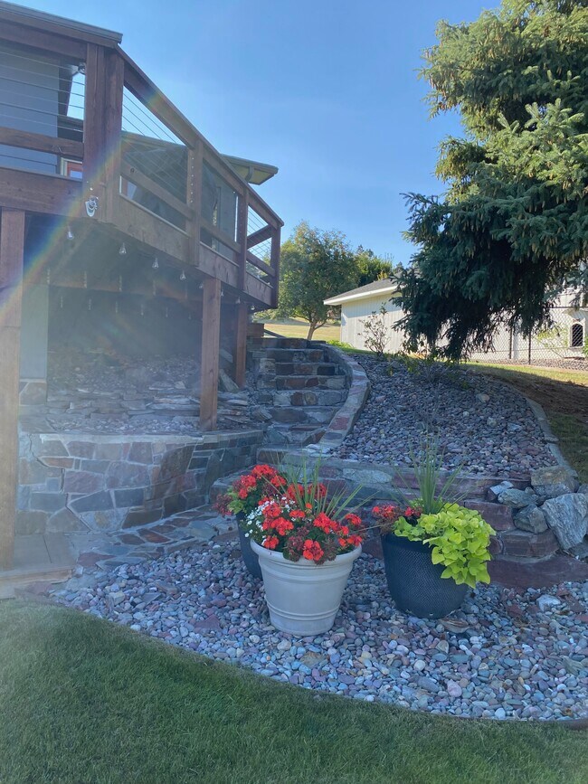 Building Photo - 128 Sunset Ridge