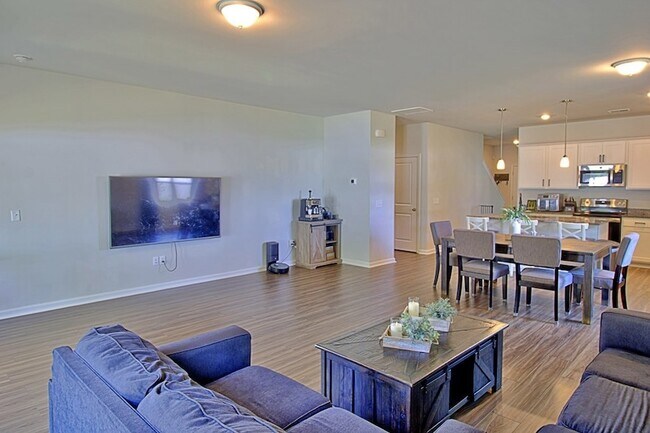 Building Photo - 147 Enclave Wy
