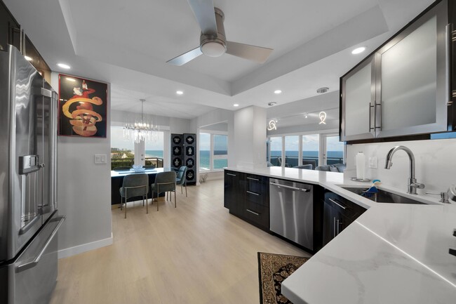 Building Photo - 2066 N Ocean Blvd