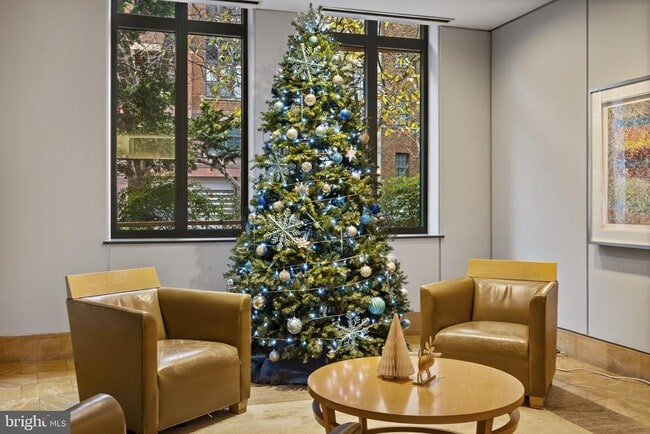 Building Photo - 1117 10th St NW