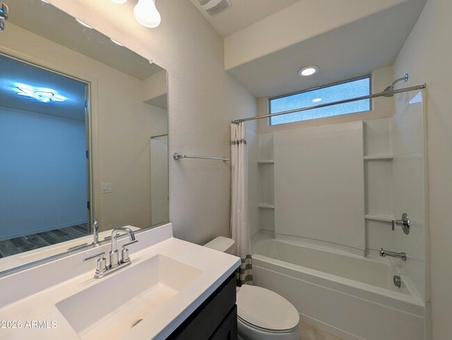 Building Photo - 5902 N 86th Dr