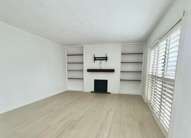 Building Photo - 65 Lake Arbor Dr