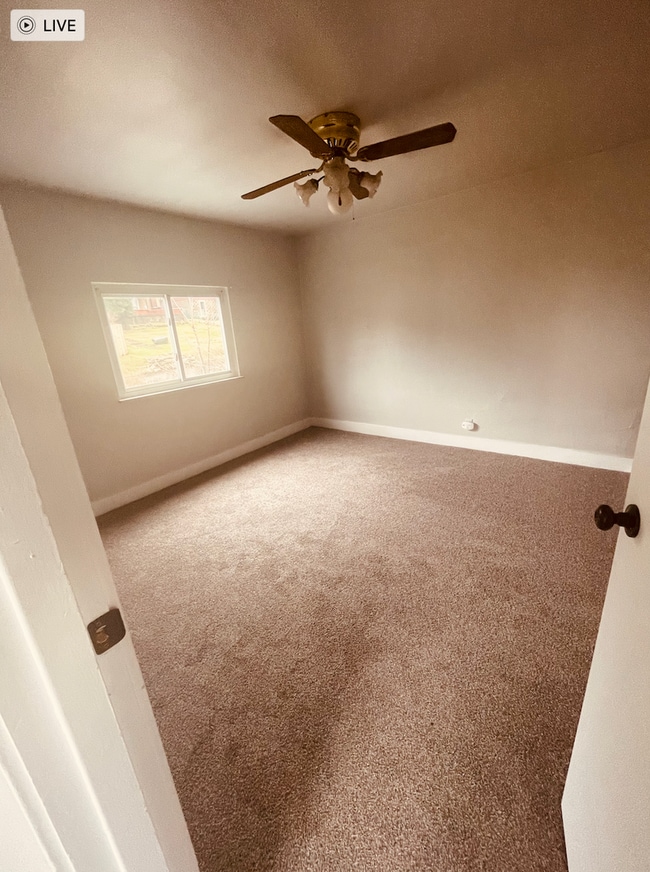 Building Photo - 3 Bed 1 Bath Munhall Pa