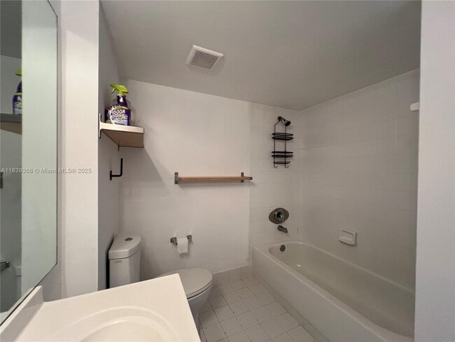 Building Photo - 2640 S University Dr