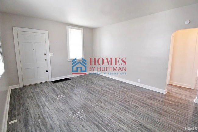 Building Photo - Two Bedroom House | Move In Special