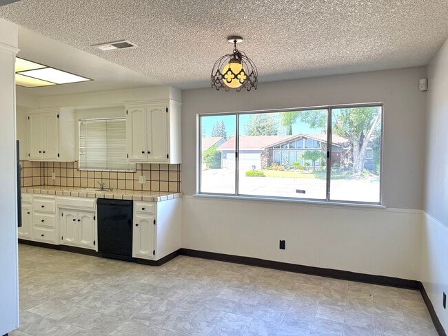 Building Photo - Beautiful Corner Lot in Pocket Area! Please review entire ad.