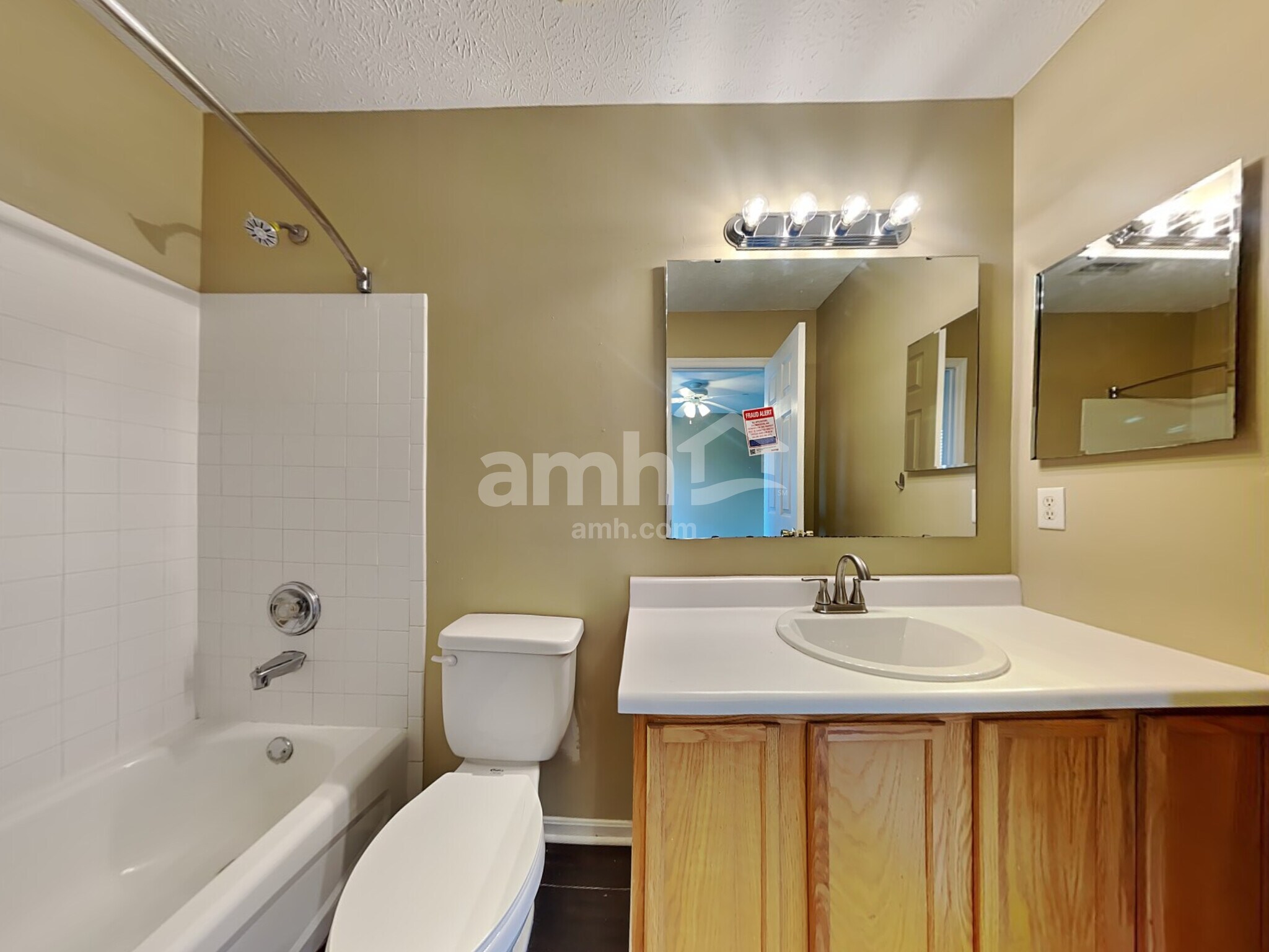 Building Photo - 778 Thornton Dr