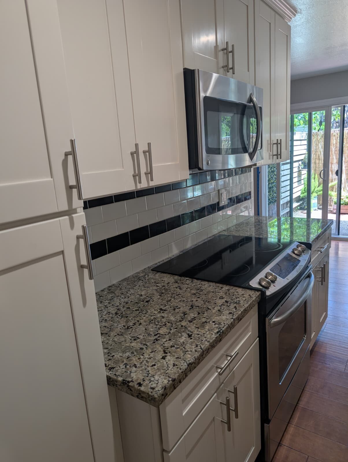 Building Photo - 280 Easy St