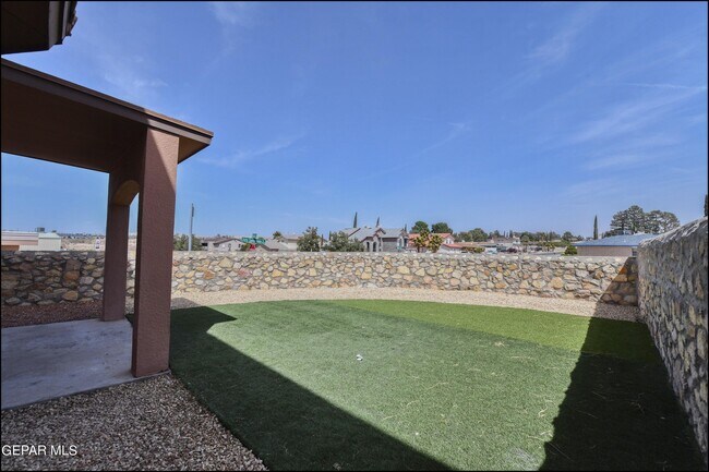 Building Photo - 11651 Dos Palmas Dr