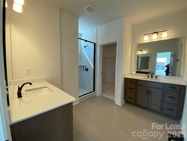 Building Photo - 4016 Hickory Pl Ln