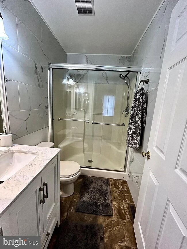 Building Photo - 358 Stonehedge Ln