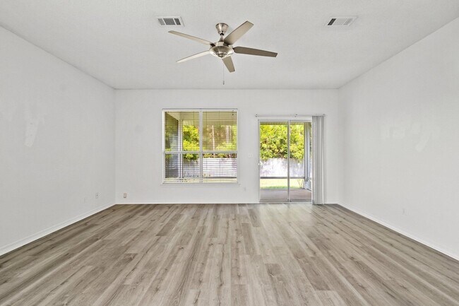 Building Photo - 47 White Heron Dr