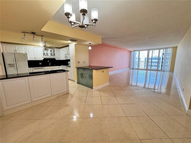 Building Photo - 1370 S Ocean Blvd