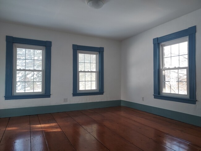 Bedroom 2 - 1101 Heights Rd