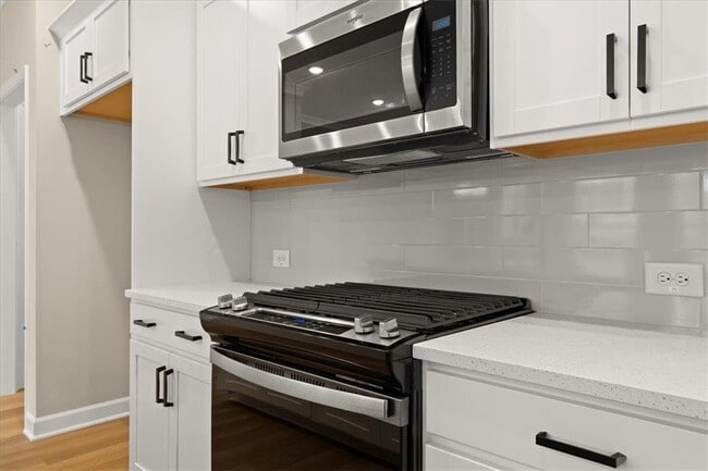 Building Photo - 4561 Moray Dr