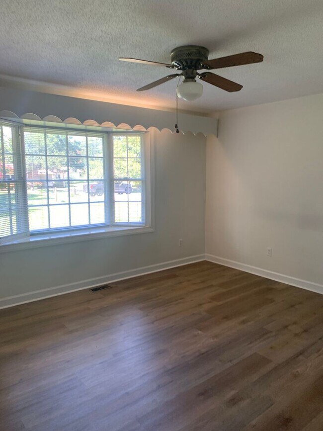 Building Photo - NE RALEIGH 3 BEDROOM BRICK RANCH HOME-