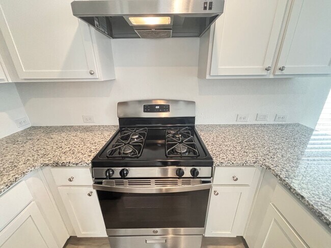 Building Photo - Charming Single-Story Home in Amenity-Rich Silos Community