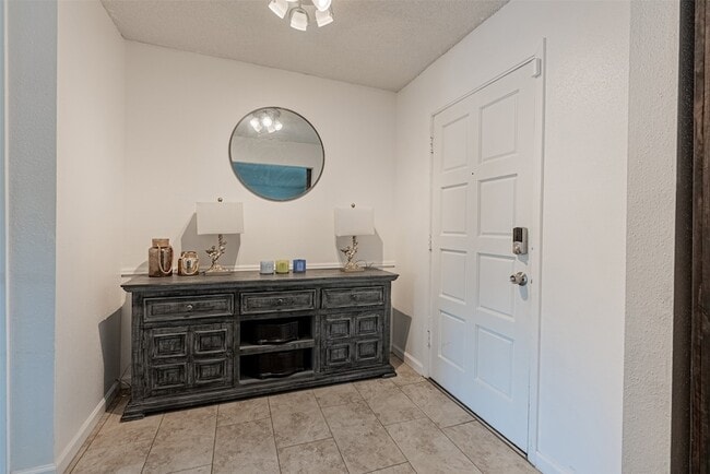 Building Photo - 12123 Monticeto Ln