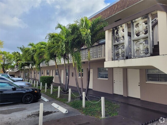 Building Photo - 2832 Fillmore St