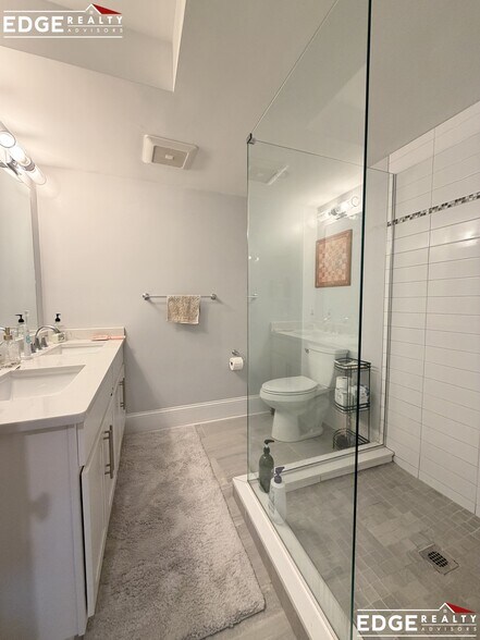 Building Photo - 114 North Beacon St