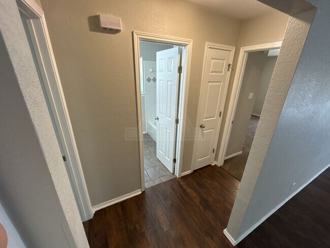 Building Photo - 4507 Lonesome Dove Dr