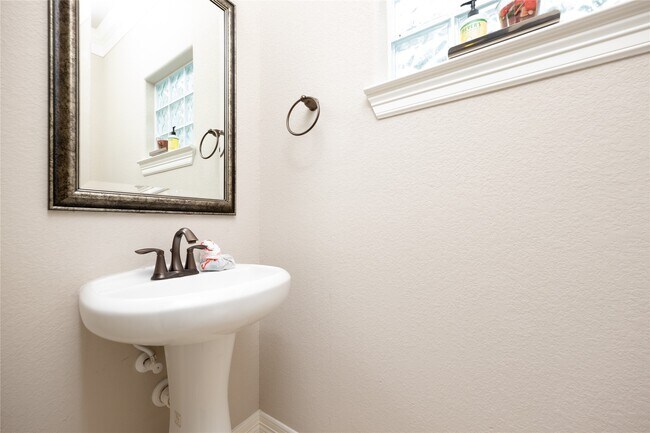 Building Photo - 5513 Livorno Way