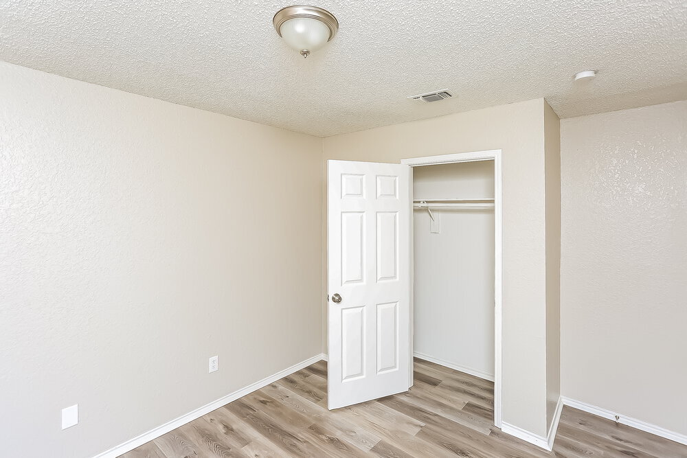 Building Photo - 4813 Cable Dr