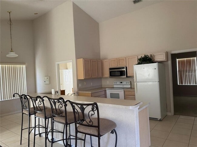 Building Photo - 525 Corvina Dr