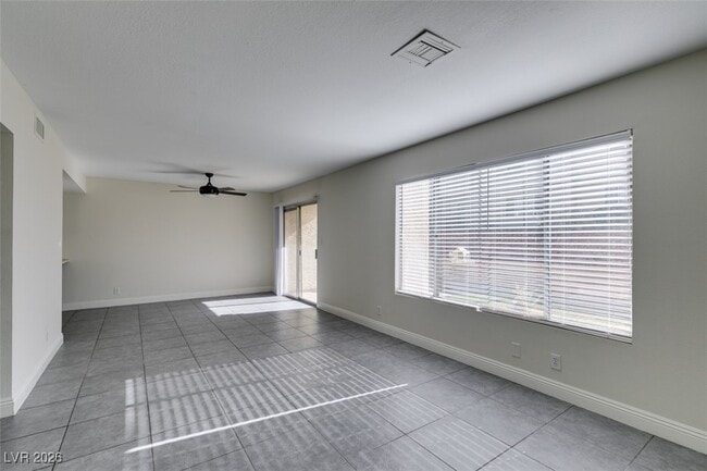 Building Photo - 764 Lawrence Dr