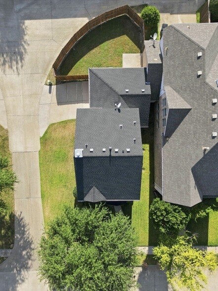 Building Photo - 7449 Danbridge Ln
