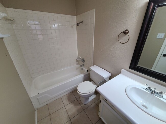 Building Photo - COMING SOON!!! 4 Bedroom Home!!!