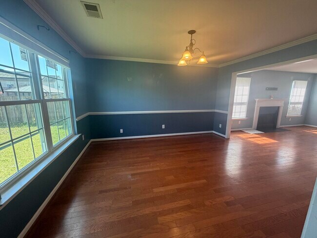 Building Photo - 575 Batty Way