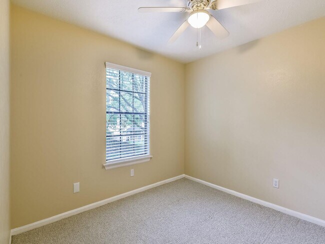 Building Photo - 14819 Cobre Valley Dr