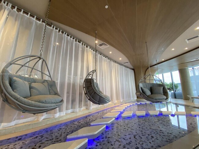 Building Photo - 1000 Brickell Ave