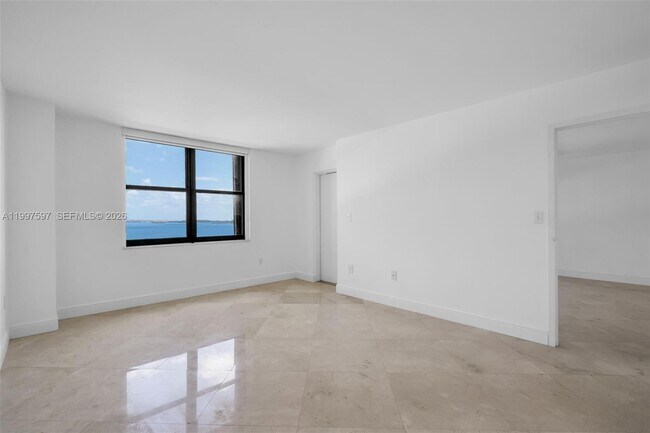 Building Photo - 2333 Brickell Ave