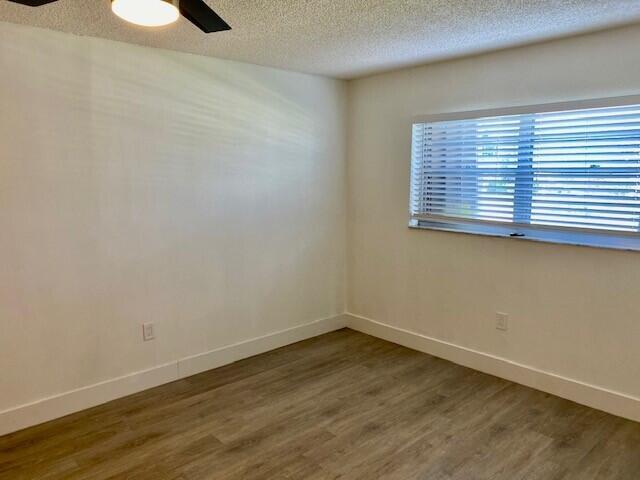 Building Photo - 600 SW 2nd Ave