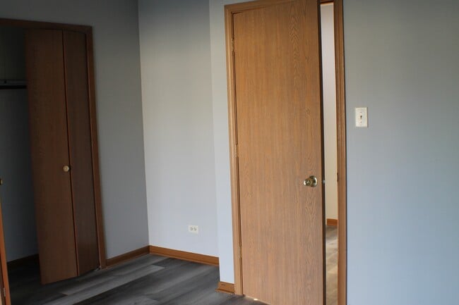 Building Photo - 422 Meadow Green Ln