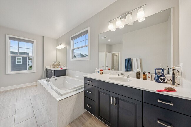 Building Photo - 101 Milvian Wy SE