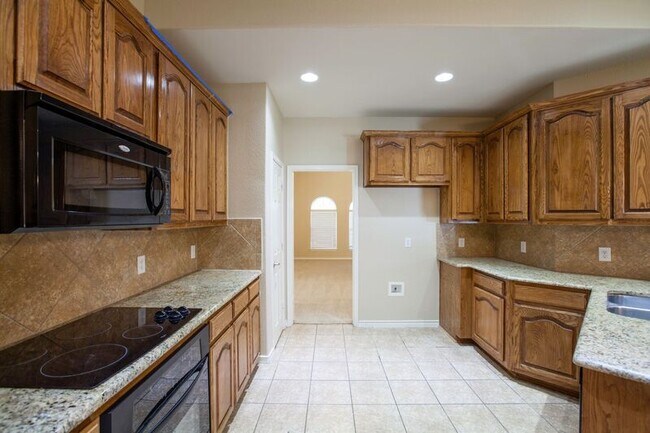 Building Photo - 13856 Fall Harvest Dr