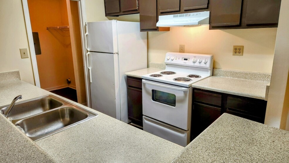 Building Photo - Oak Ridge Trace